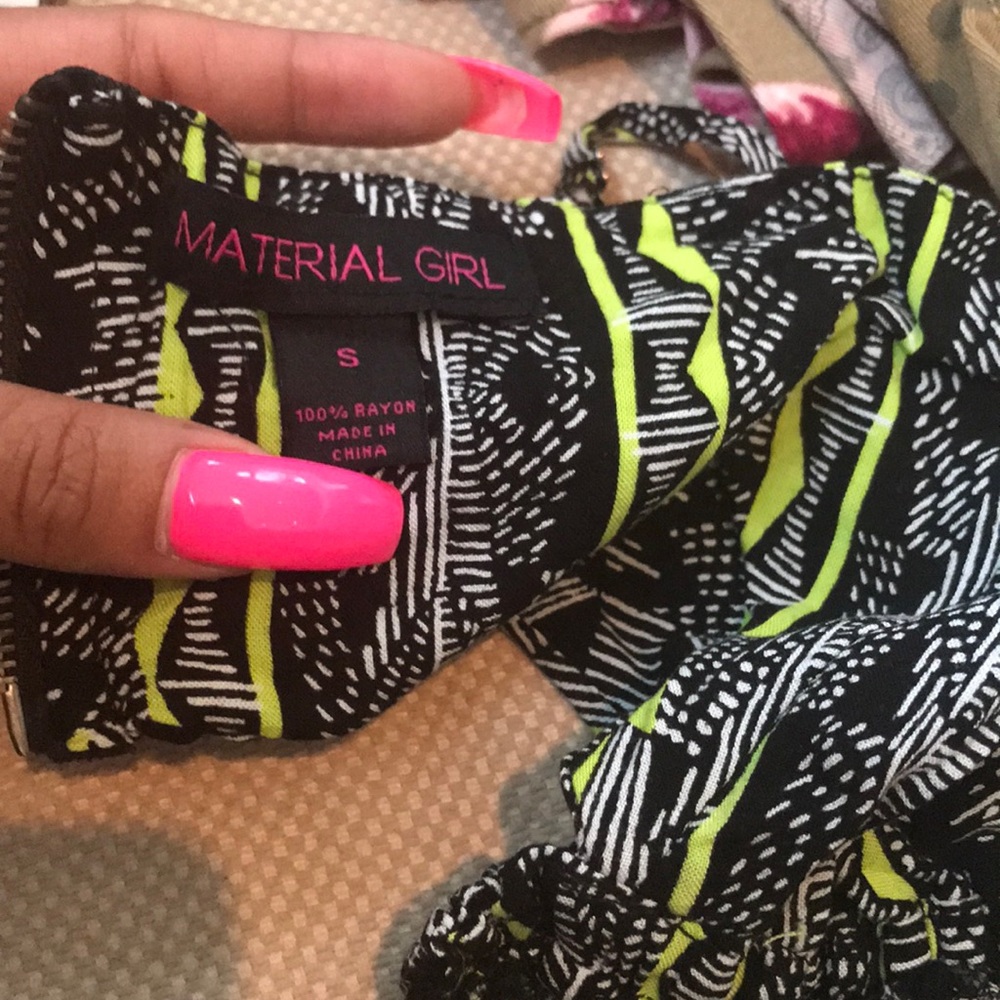 Geometric neon accented dress 💚💚💚 - Picture 3 of 3